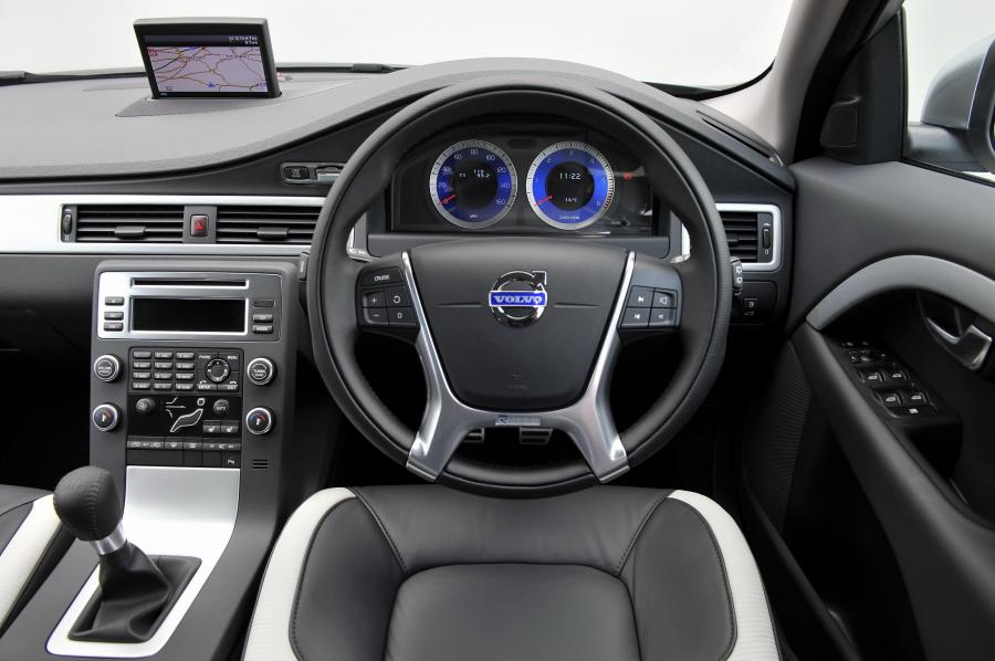  Volvo V70 2010 года  (фото 28 из 62)